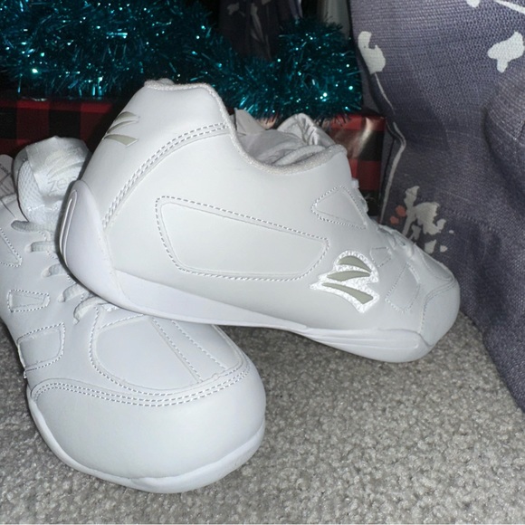 Zephz Zenith cheerleading shoes size 9.5 - Picture 2 of 4